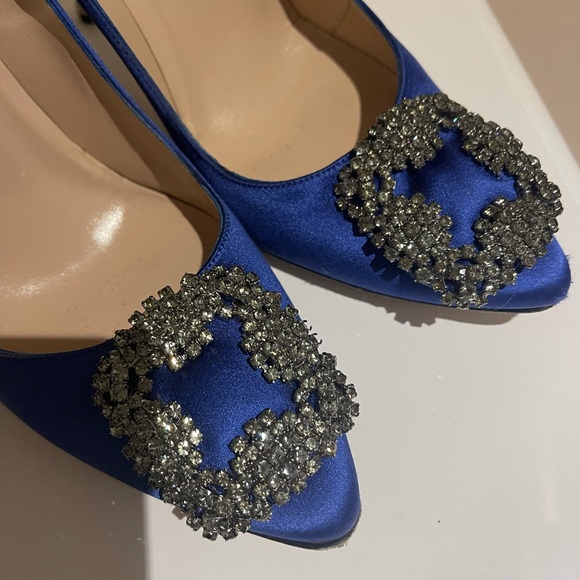 Manolo Blahnik Hangisi - Picture 7 of 11